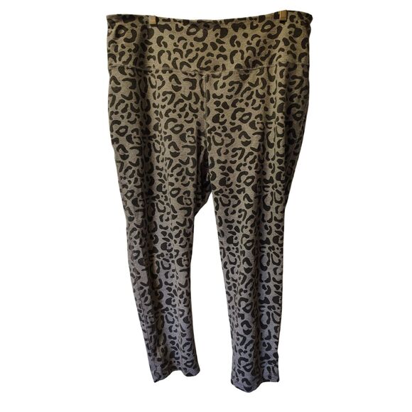C Active Gray Leopard Print XL Capri Leggings - Picture 1 of 6